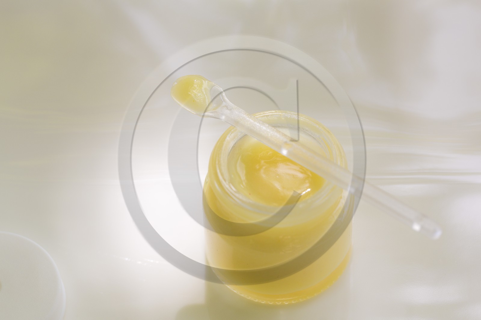 Mathieu Picavet, apiculteur, gelée royale