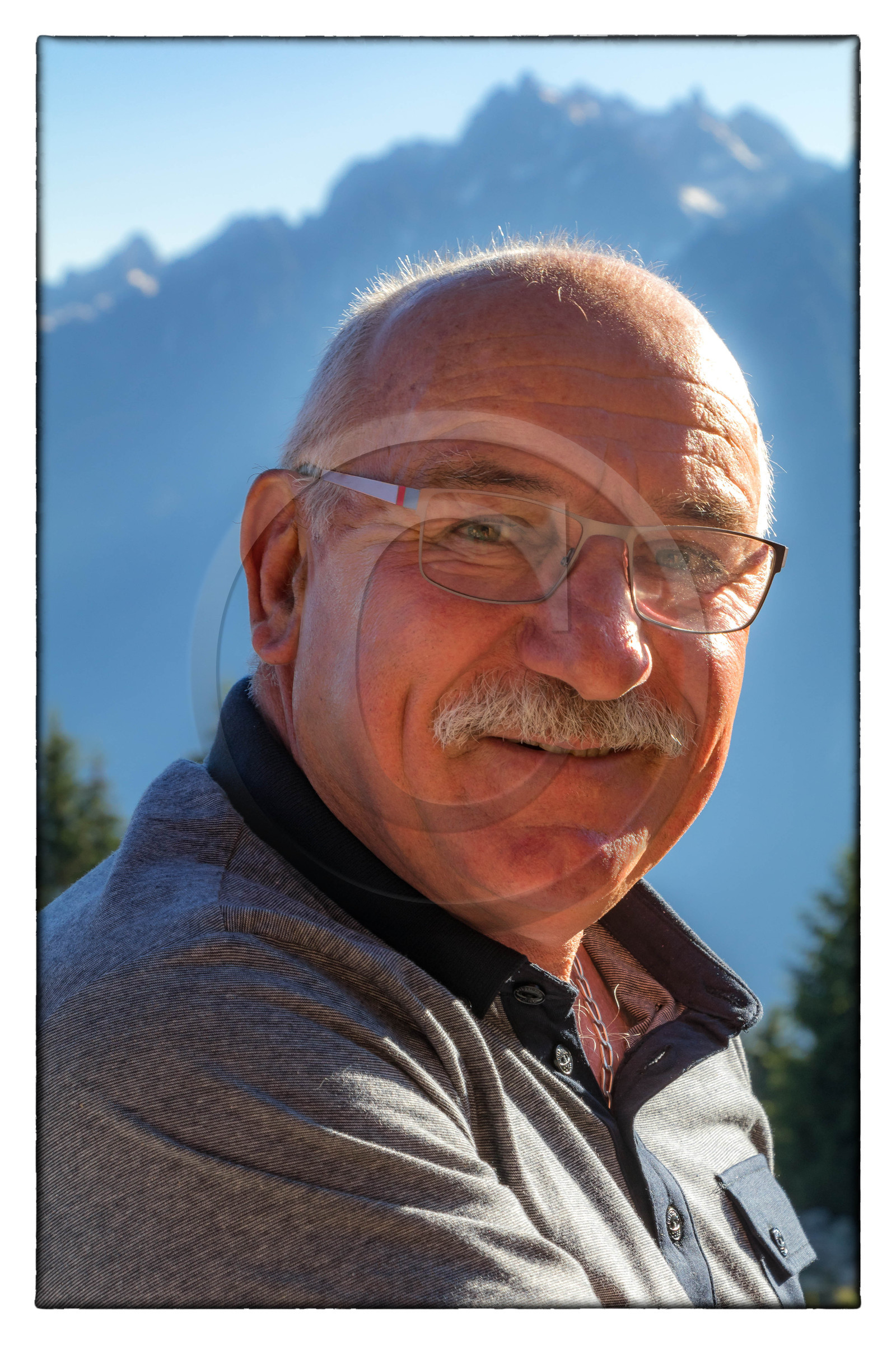 Robert Cohendet, maire de Montgellafrey