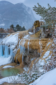 Réotier, fontaine pétrifiante