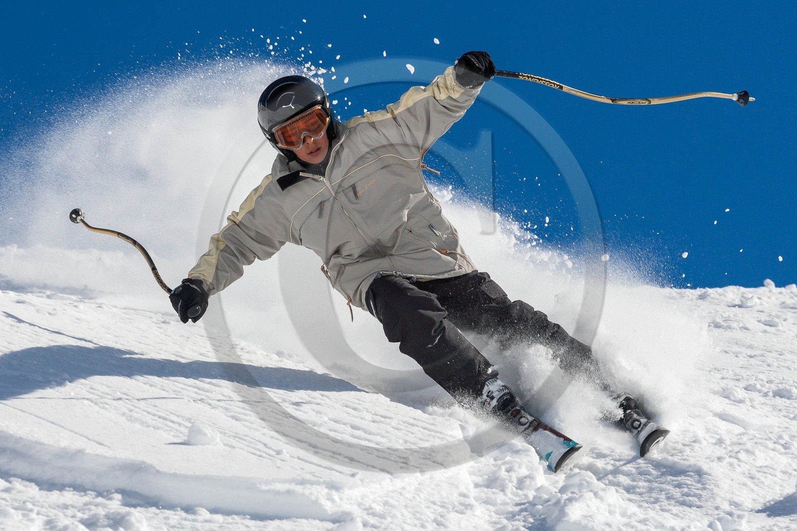 Ski enfant poudreuse