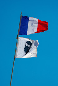 Porto-Vecchio, drapeau Français et Corse