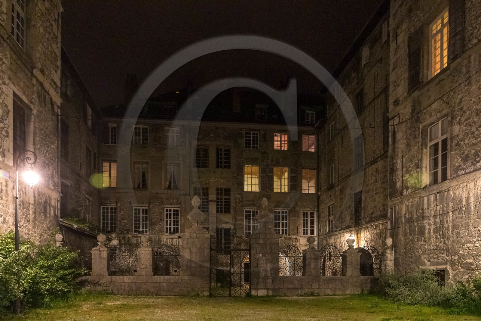 Chambéry, la cour d'un hôtel particulier