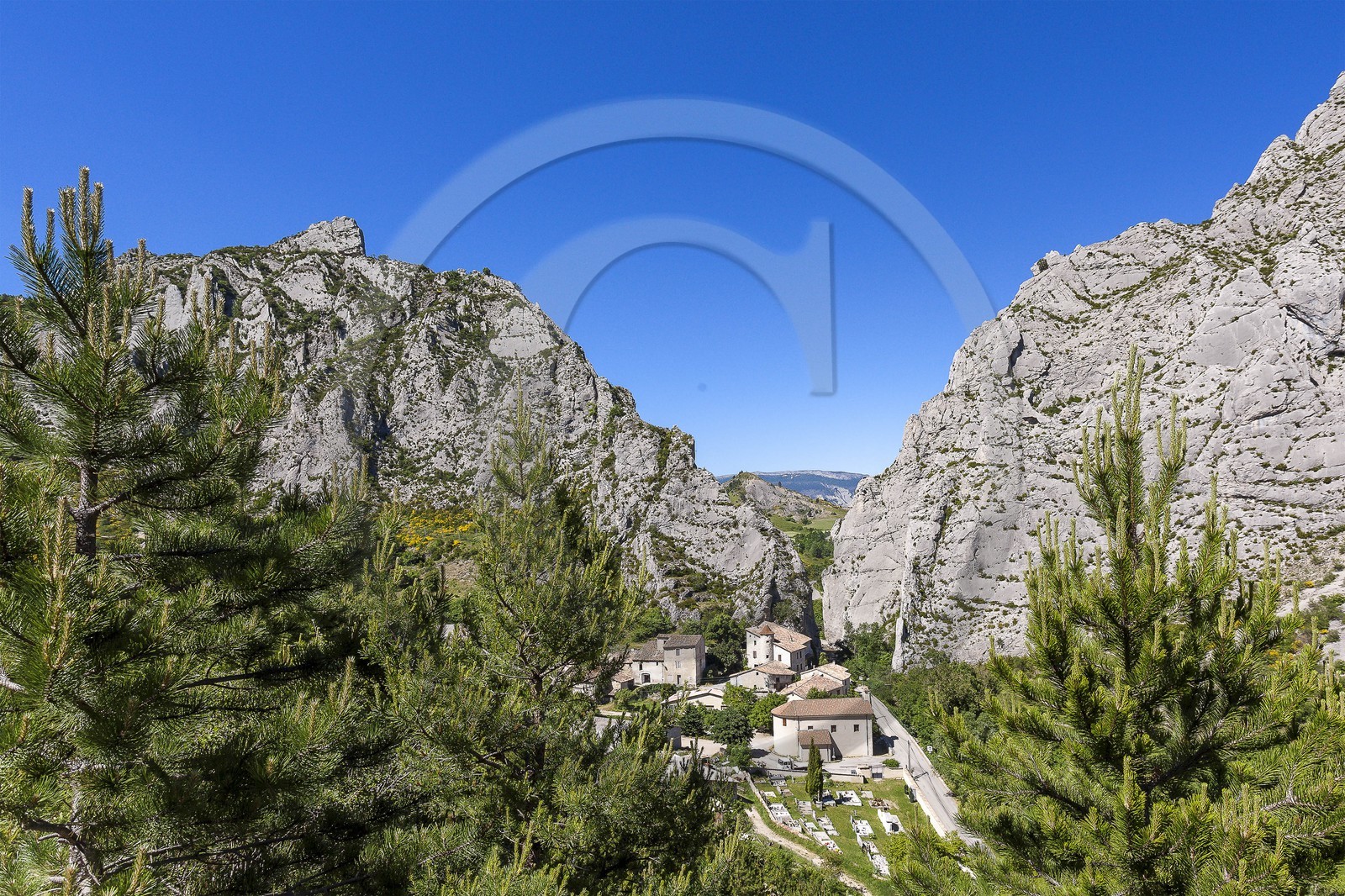 vallée du Buëch, village de Sigottier