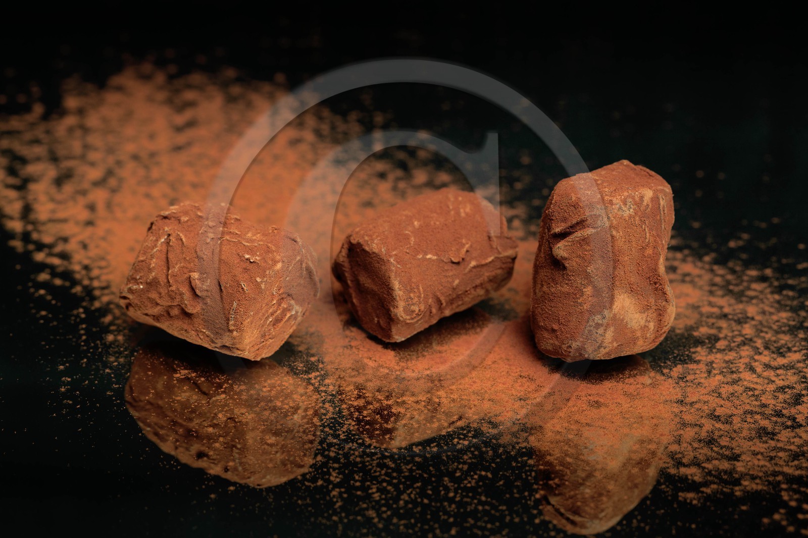 Luc Eyriey, Maître chocolatier à Embrun, truffes au chocolat