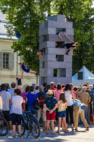 Festival Arts De Rue, Tous dehors (enfin) ! Block, Cie NoFit State Circus & Motion House - cirque & danse