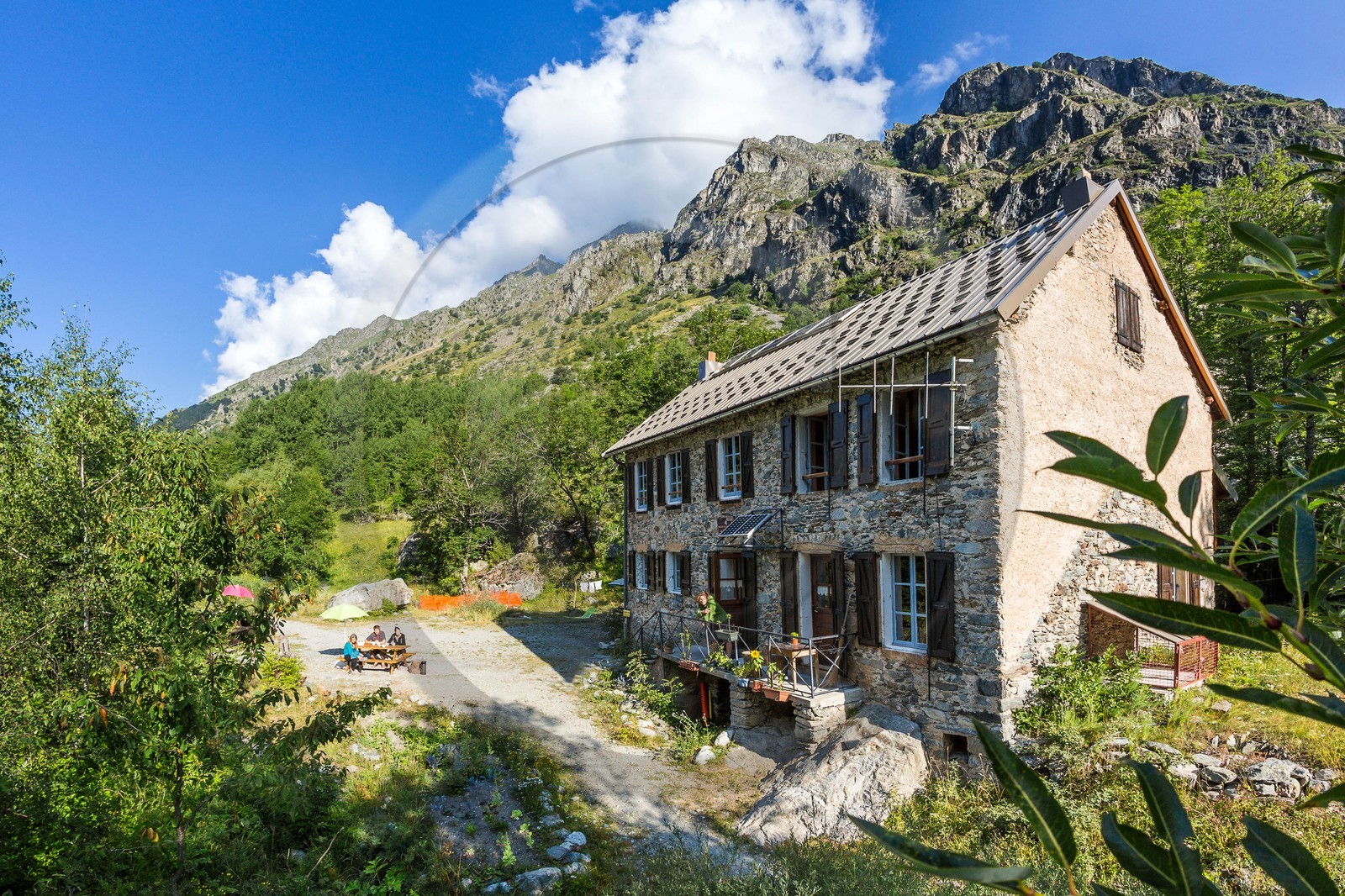 Vallée du Valgaudemar, Refuge du Clot ( Xavier Blanc ),  altitude 1397m