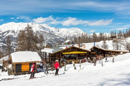 La station de ski Sauze Super-Sauze est une station village, restaurant les 3 Mazots
