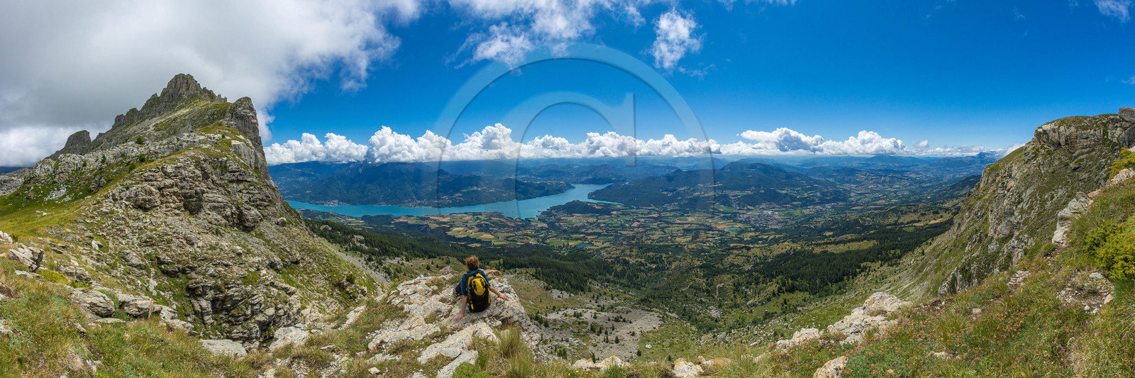 Les Aiguilles de Chabrières et le Lac de Serre-Ponçon