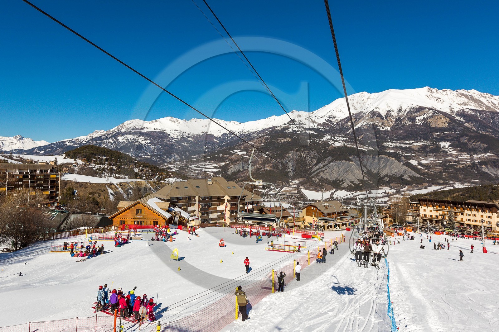 La station de ski Sauze Super-Sauze est une station village située entre 1400 et 2400 m