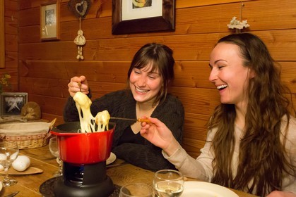 La fondue savoyarde est un plat régional de la gastronomie française