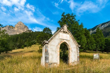 Ruine de l'église de Chaudun