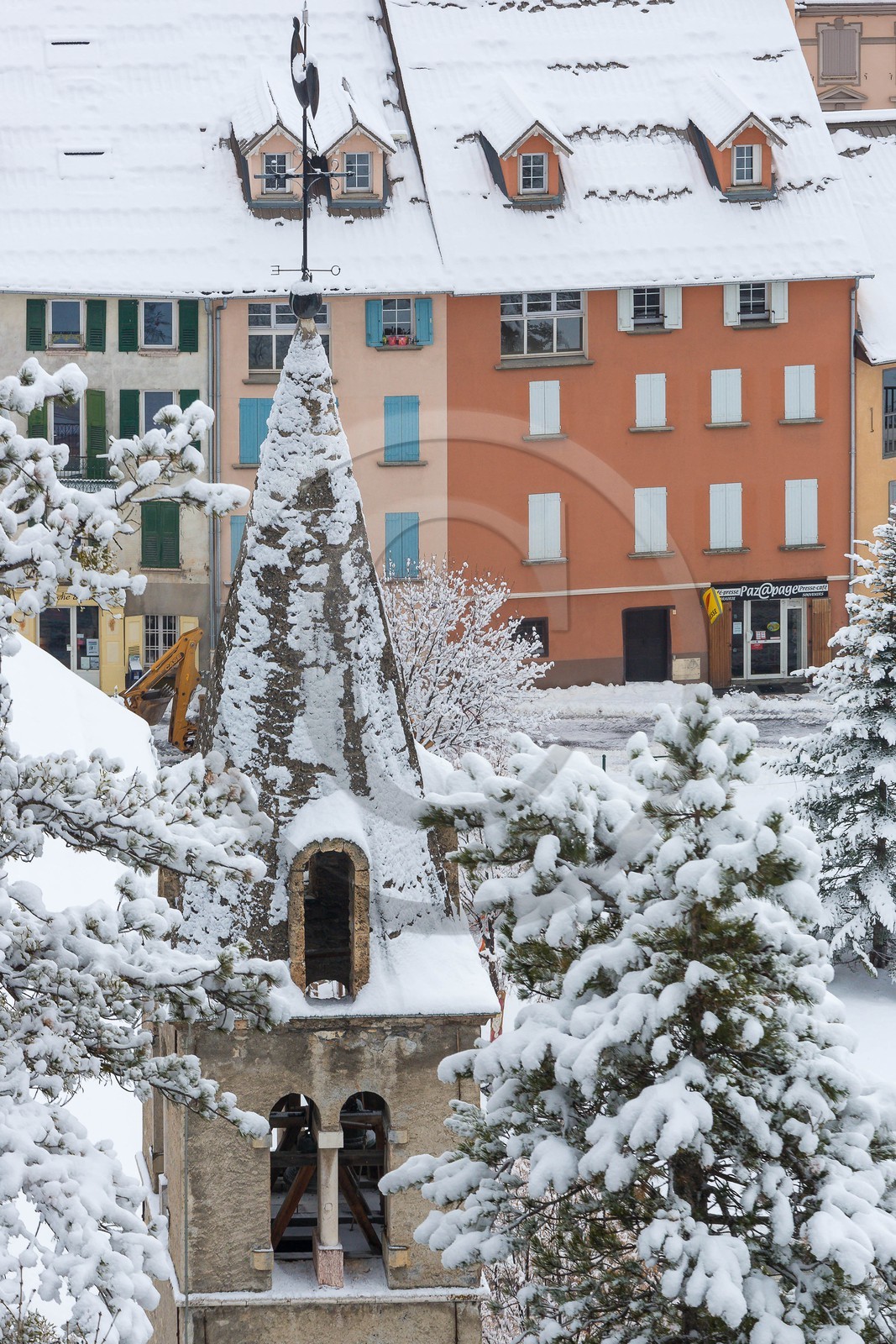 Jausiers, vue du Clocher, église Saint-Nicolas de Myre vue du Clocher du chemin du Chastel