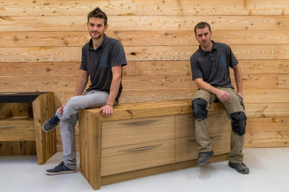Atelier Monts & Merveilles, Clément Goudet, Compagnon Menuisier Ebéniste et Maxime Cuvelot responsable d'atelier