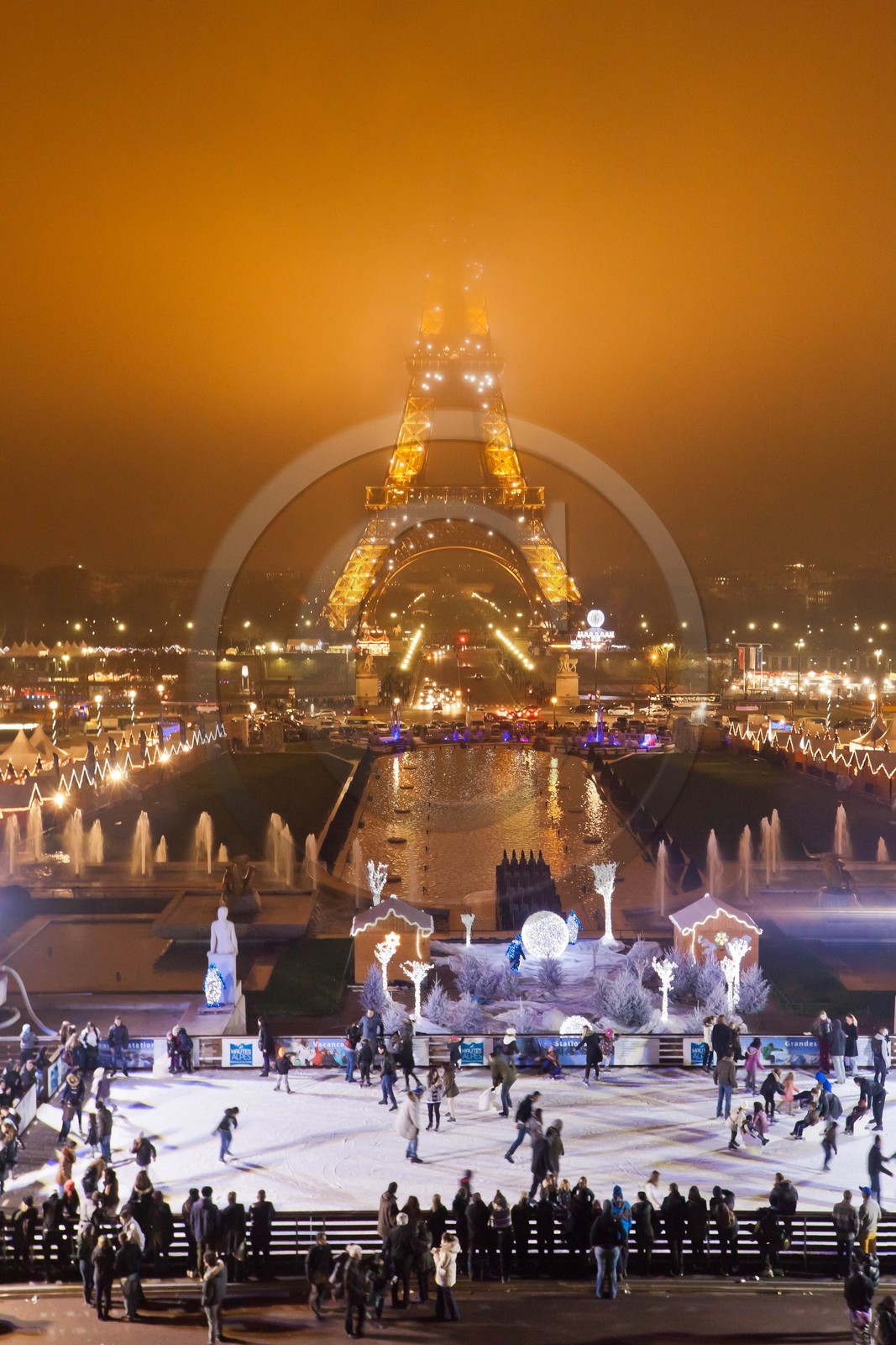 Paris, 2011, le village de Noël du Trocadéro et son univers de neige et glace