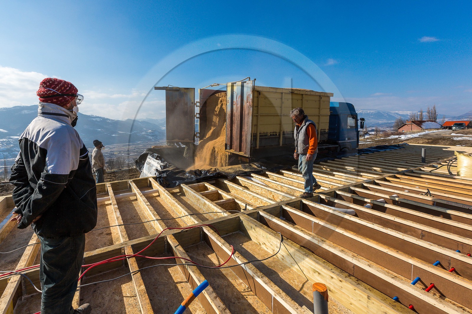 Constructeur de maison en paille