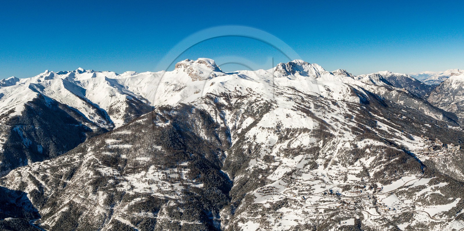 Uvernet-Fours, station de ski de Praloup