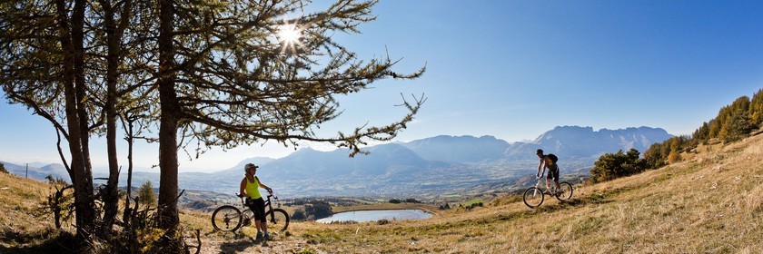 Randonnée VTT chemin du canal de Mal-Cros, lac des Barbeyroux