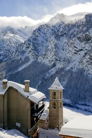 Saint-Véran, 2 042 m d'altitude,  plus haute commune  d'Europe