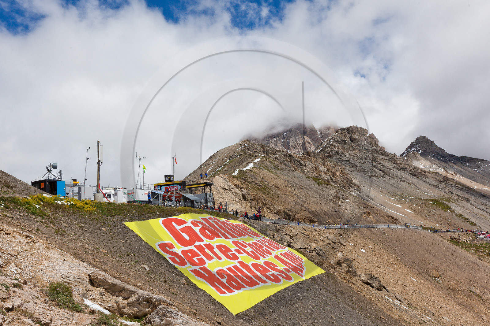 Tour de France 2011, arrivée au sommet du col du Galibier (altitude 2 6421 m)