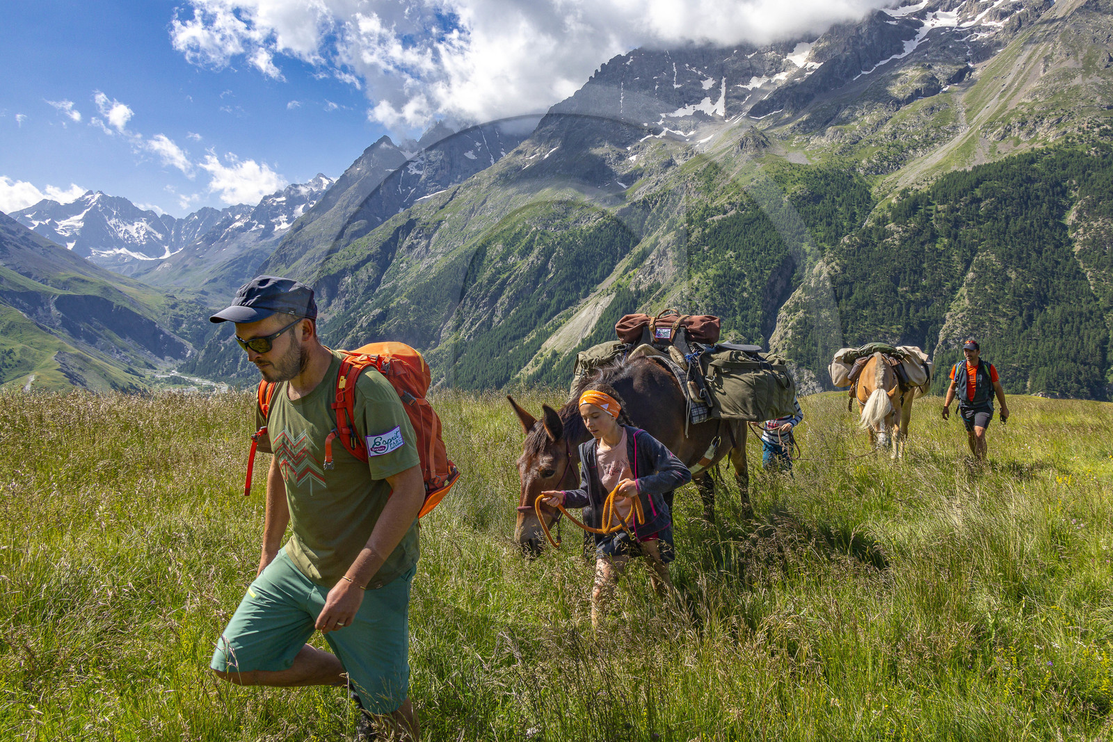 Trek famille avec animaux de bats