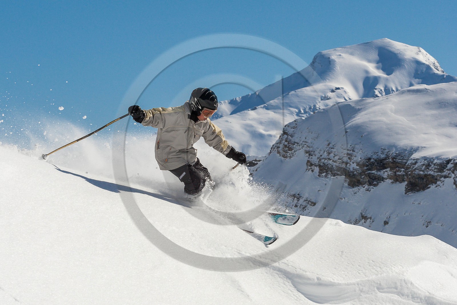 Ski enfant poudreuse