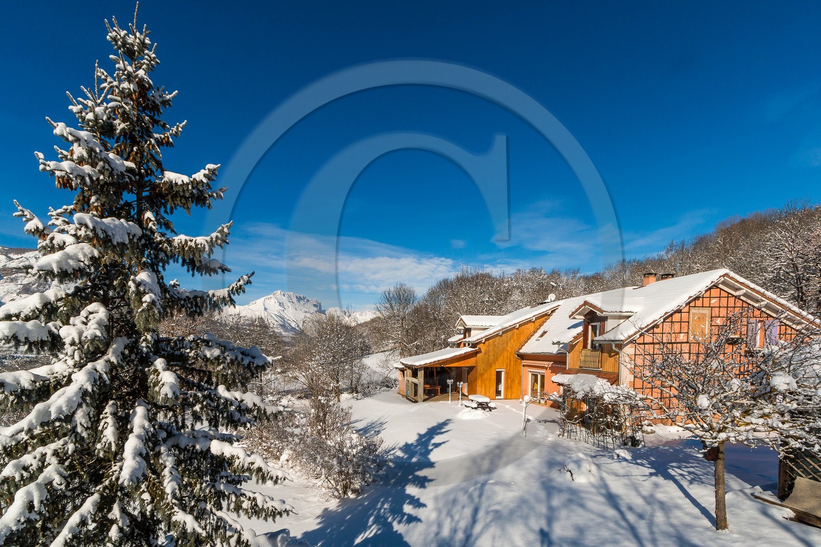 Vallée du Champsaur, Chambre et table d'hôtes La Bonne Terre