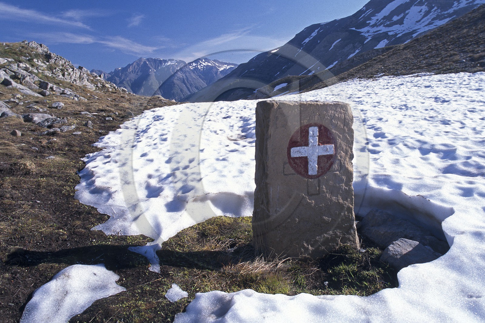 Col de la Cayolle, Borne N° 9, ancienne borne frontière entre le Comté de Nice et la France