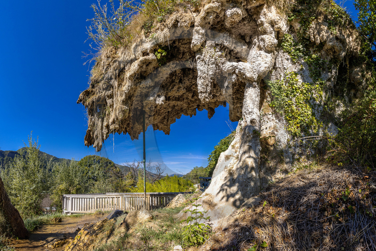 Cascade pétrifiante de Remollon