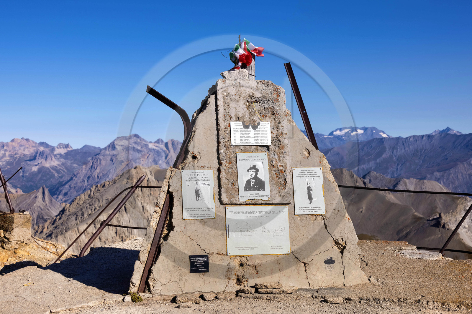 Fort du Chaberton et les ruines de l'ancien camp militaire