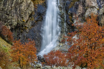 Vallée de la Bonne,  Le Désert, cascade de la Pisse
