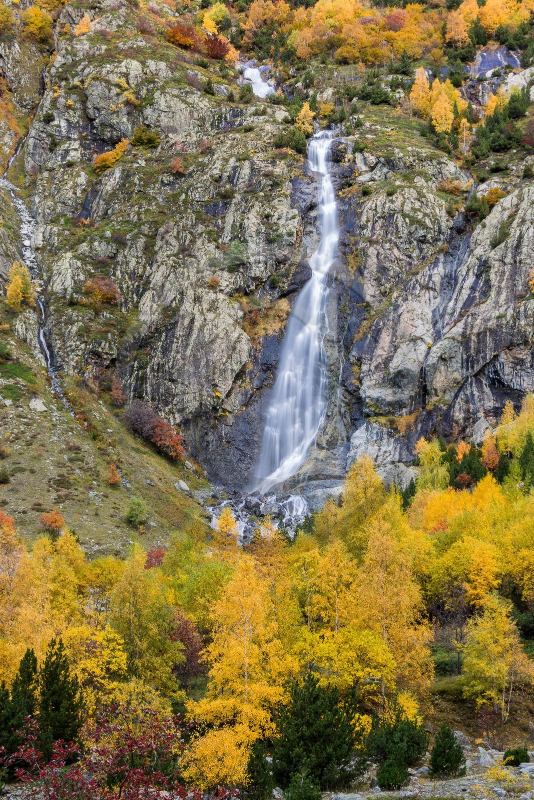 Vallée de la Bonne,  Le Désert, cascade de la Pisse