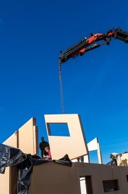 Constructeur de maison en paille