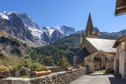 La Meije, La Grave, L'église romane  Notre-Dame-de-l'Assomption date du XIe et début XIIe siècle