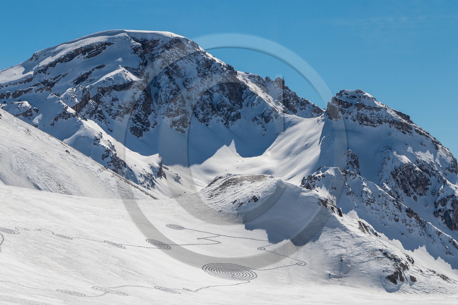 Serre-Chevalier, Snow drawings, une œuvre de l'artiste Sonja Hinrichsen