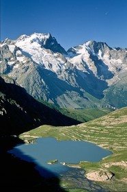 Lac du Goléon et la Meije