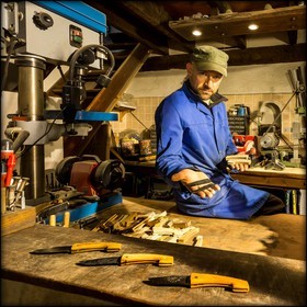 Sylvain Brunet, artisan coutelier à Saint-Véran