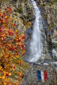 Vallée de la Bonne,  Le Désert, cascade de la Pisse