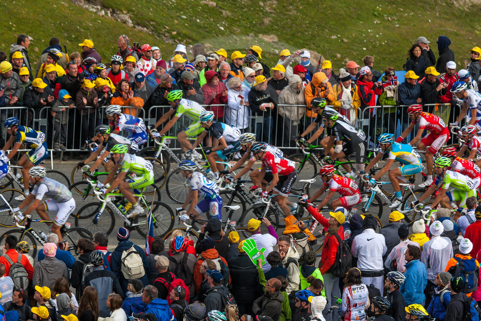 Tour de France 2011, arrivée au sommet du col du Galibier (altitude 2 6421 m)