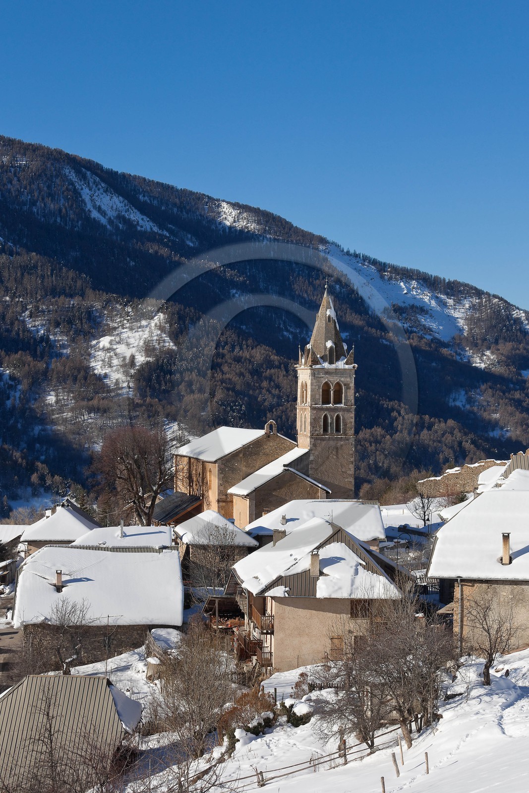 Les Orres Village, Eglise du XV°siècle Sainte-Marie-Madeleine
