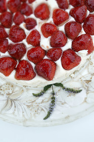 Auberge du Moulin, charlotte aux fraises