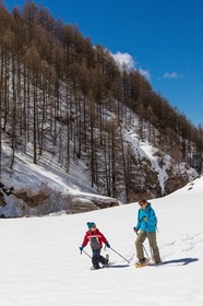 Crévoux, randonnée famille en raquettes à neige