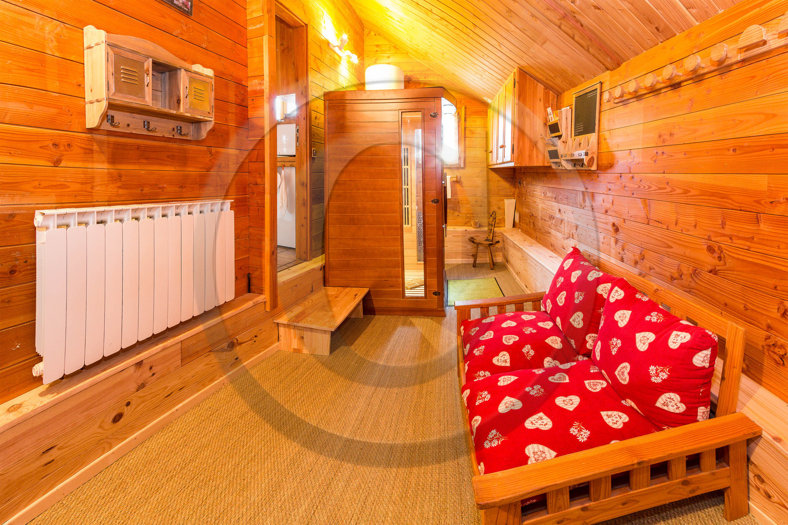 Chalet Carpe Diem, Gîte de France 3 ***, entrée avec buanderie et sauna infrarouge