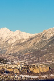 La ville d'Embrun est construite sur un roc et domine la Durance