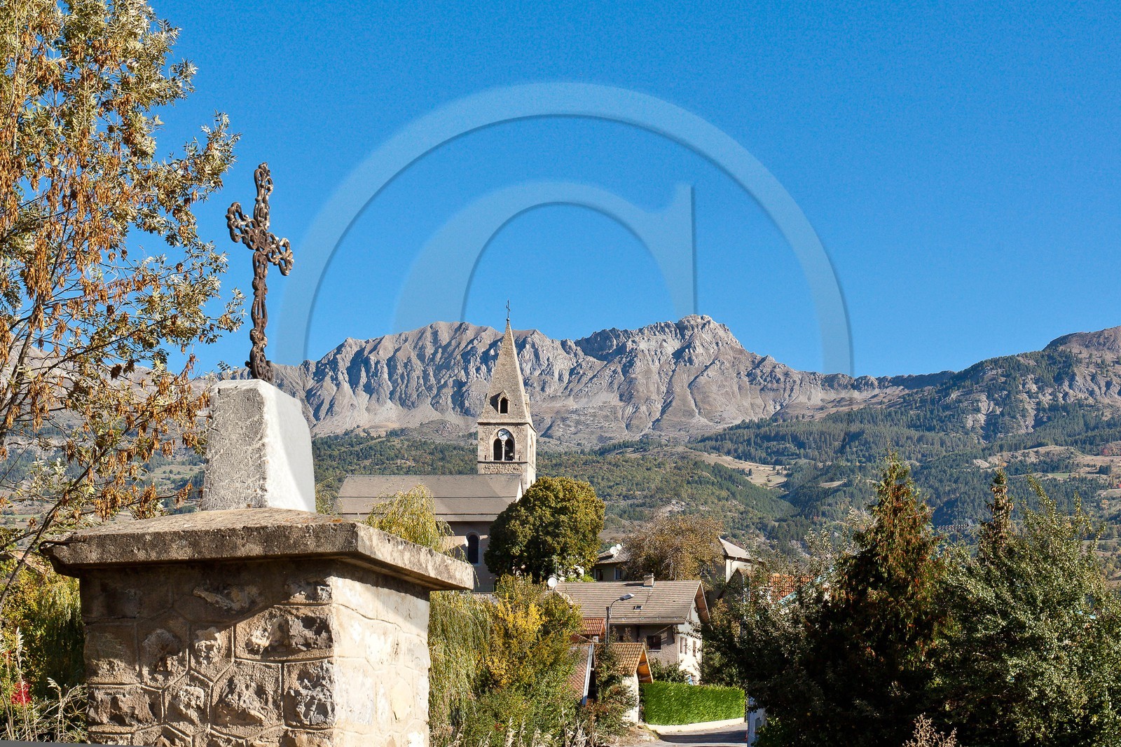 Pays de Serre-Ponçon, village de Chorges