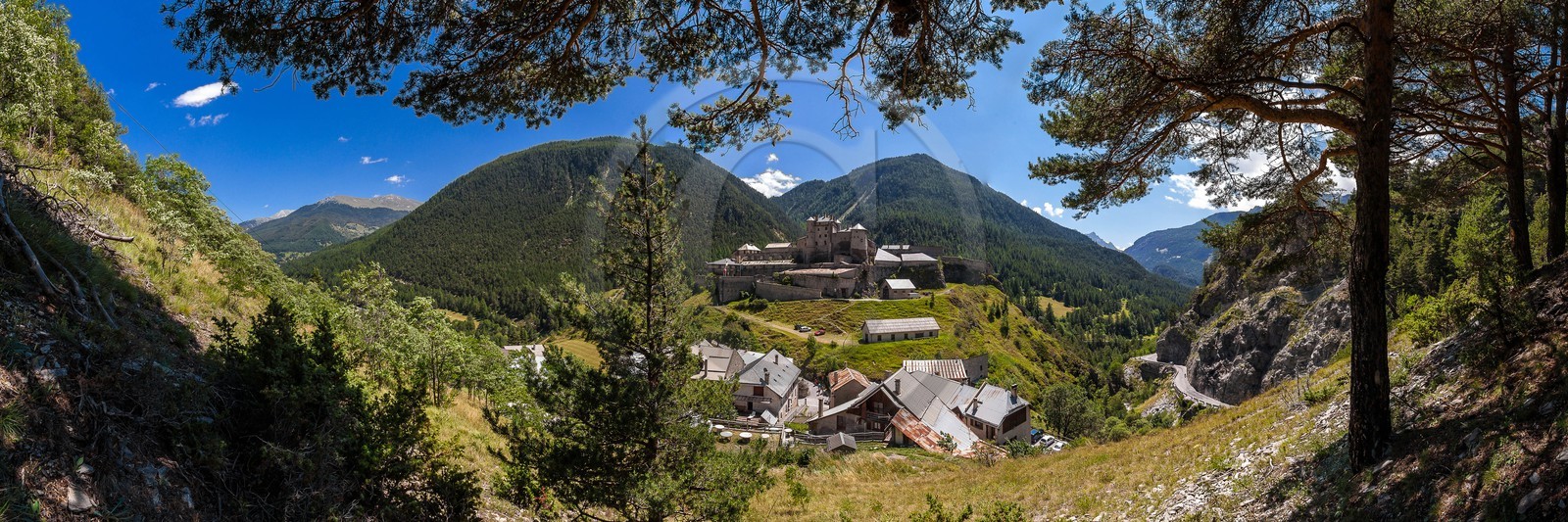 Fort Queyras, Château-Queyras