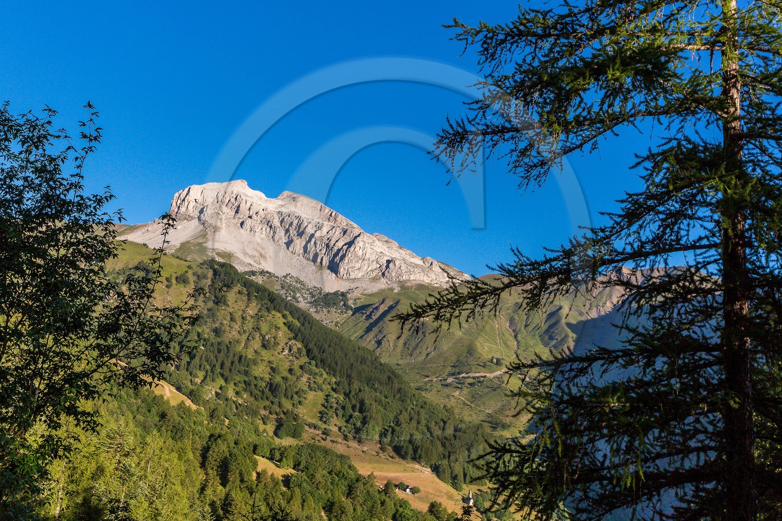 Vallée de l'Ubaye, du col d'Allos, la Grande Séolane
