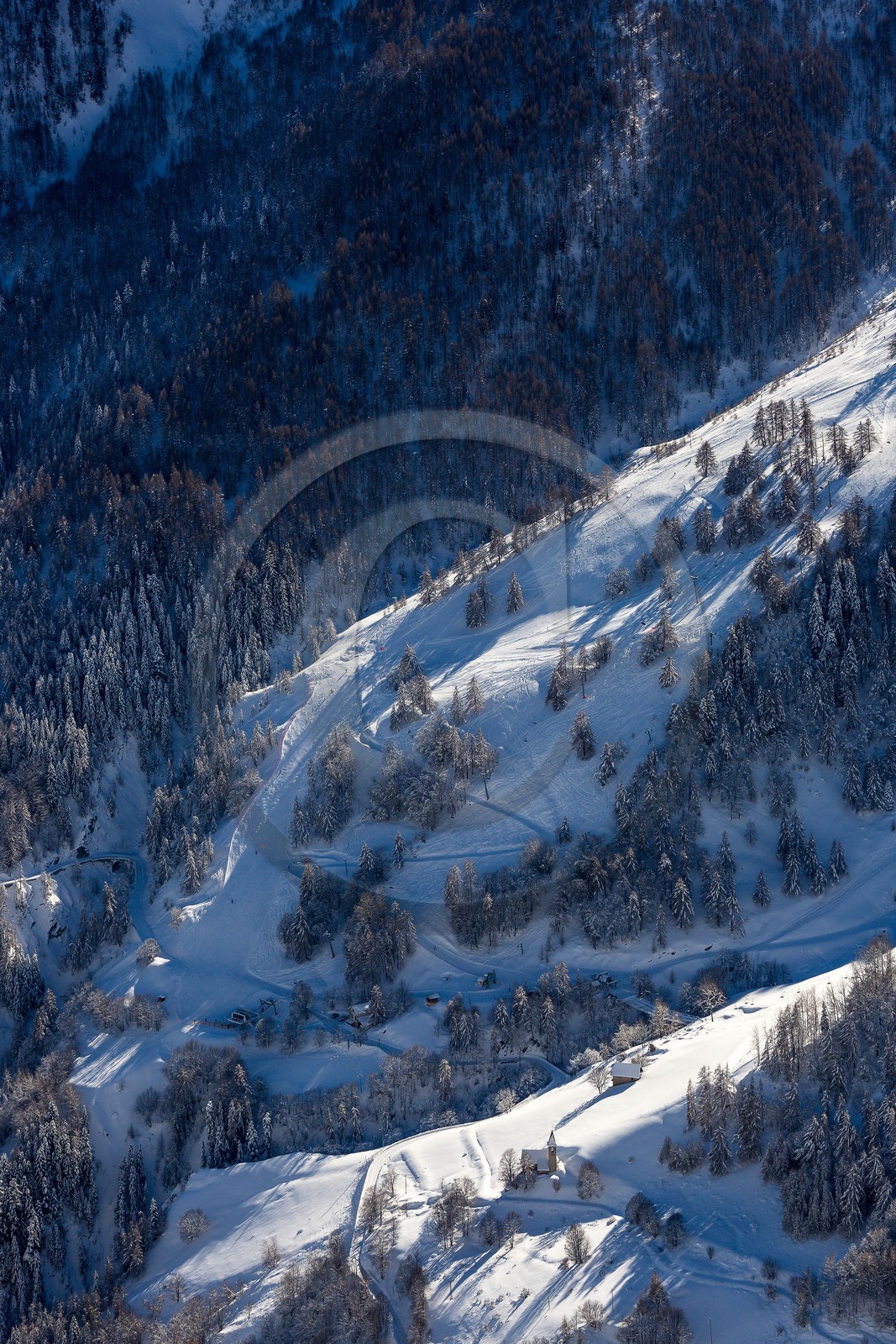 Uvernet-Fours, station de ski de Praloup, vallon des Agneliers