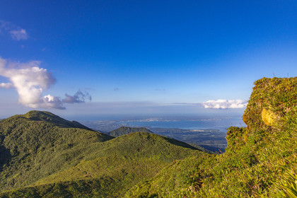 La Soufrière, vue sur Petit-Bourg et Point-à-Pitre