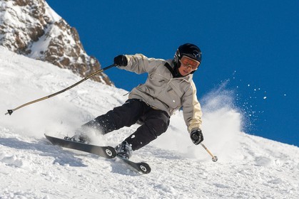 Ski enfant poudreuse