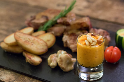Gigot d'agneau à la fleur de sel et jus court au romarin